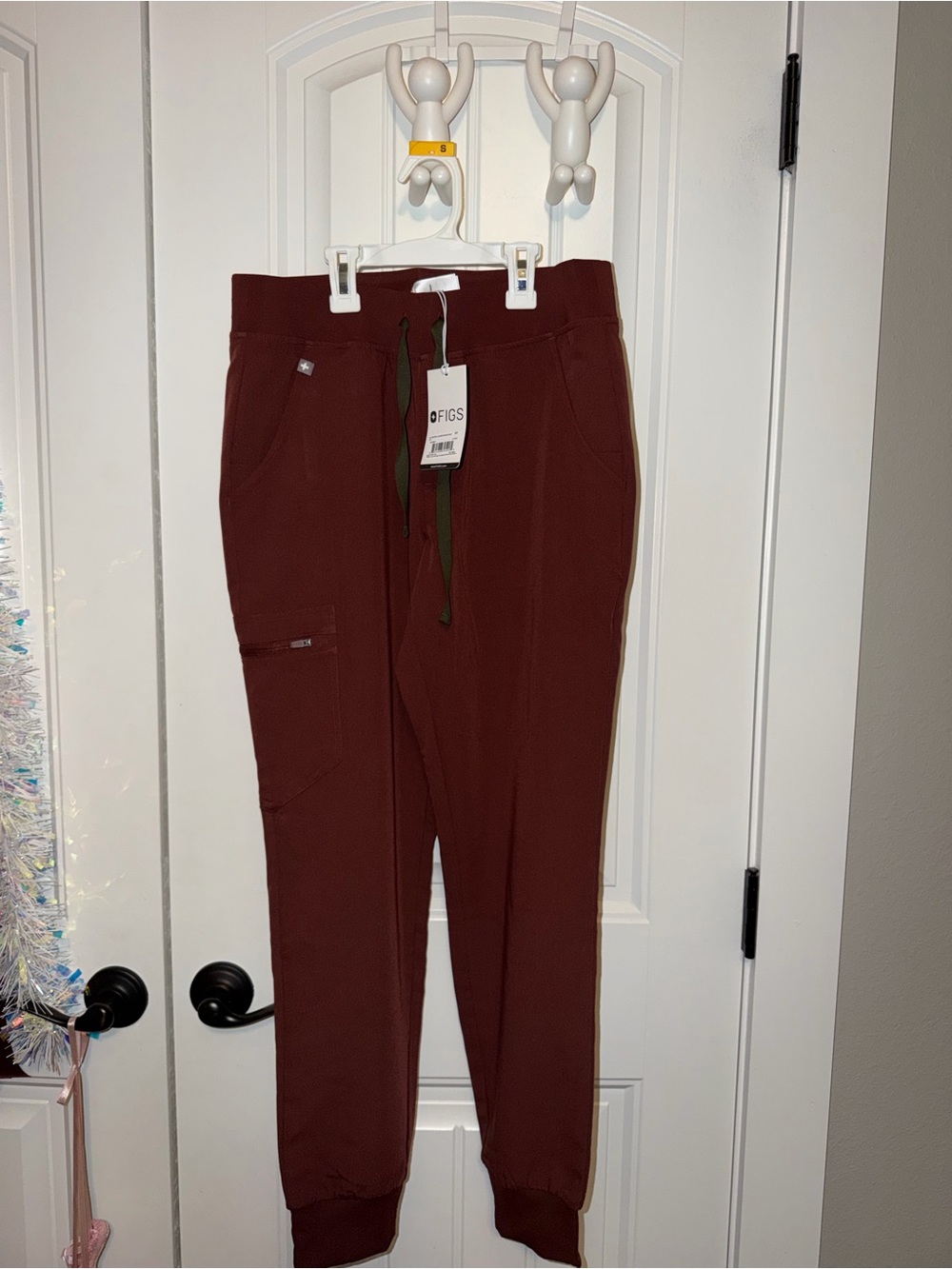 FIGS Women’s Zamora Maroon Jogger Scrub Pants NWT